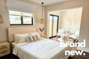 Newly-Renovated, Designer Apt Close to the Beach